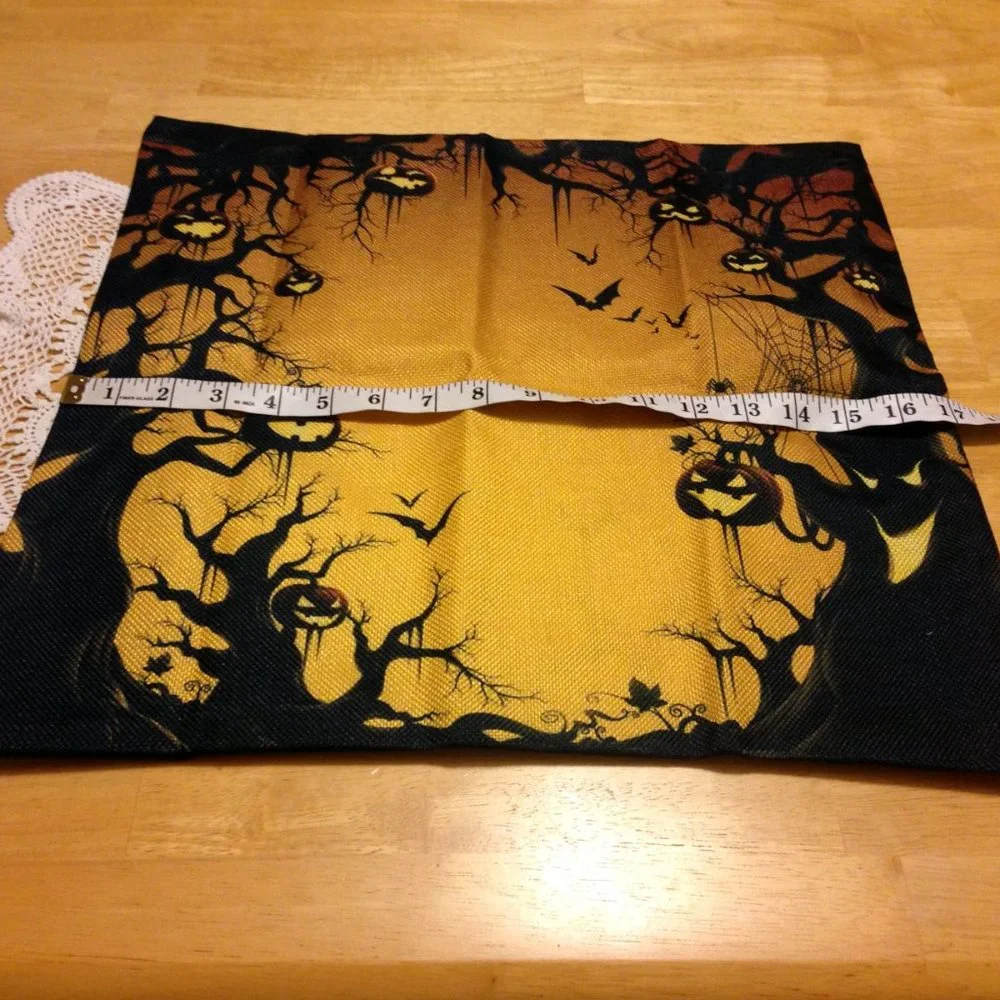 New Halloween decorative pillow cover, bats and scary pumpkins